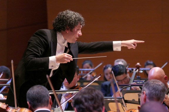Gustavo Dudamel conducts the combined Simon Bolivar Symphony Orchestra of Venezuela and the Los Angeles Philharmonic in the opening night gala concert at Walt Disney Concert Hall on Sept. 29, 2015. Photo: Mathew Imaging